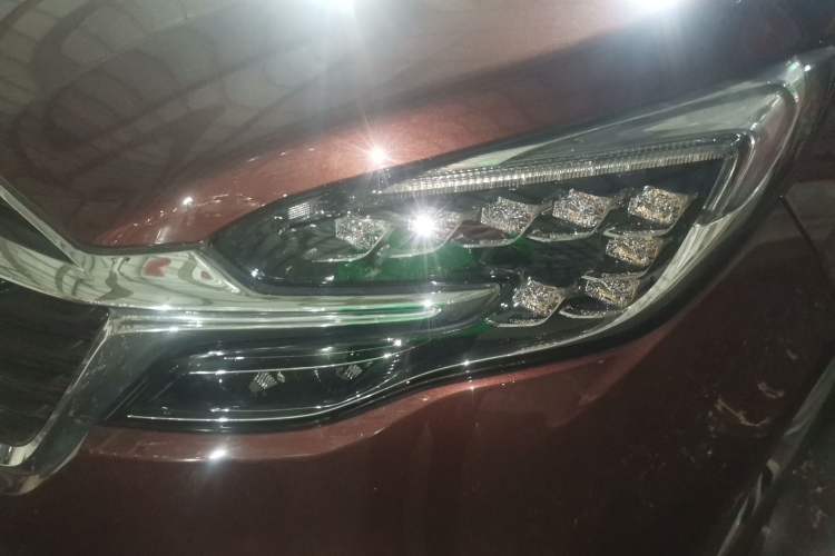 Used Buick GL8 2022 ES Landtrek 653T Luxury Edition