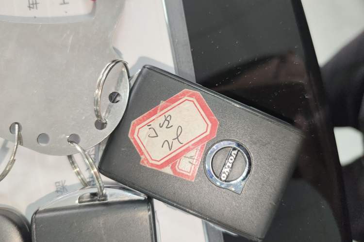 Used Volvo XC60 New Energy 2025 Plug-in Hybrid Long-Range All-Wheel Drive Smart Luxury Edition
