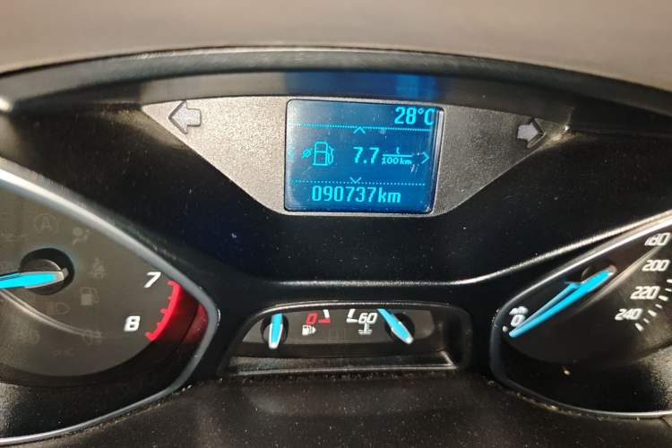 Used Ford Focus 2012 Hatchback 1.6L Manual Fashion Edition
