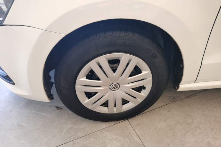 Used Volkswagen Polo 2014 1.4L Manual Fashion Edition
