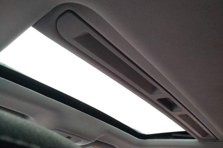 Used Roewe i6 2020 PLUS 1.6L CVT 4G Connected Glory Flagship Edition
