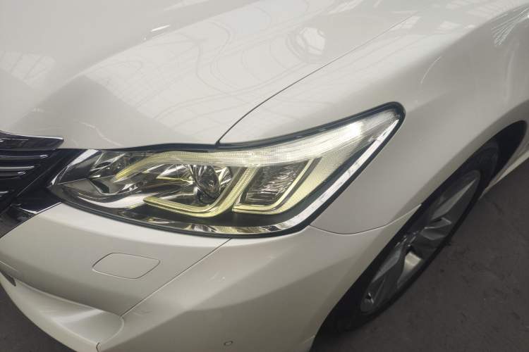 Used Toyota Crown 2015 2.0T Fashion Edition
