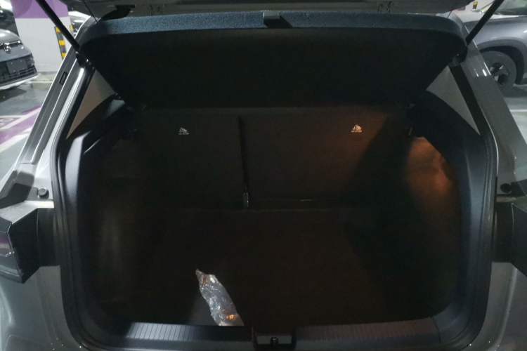 Used Volkswagen Tharu 
