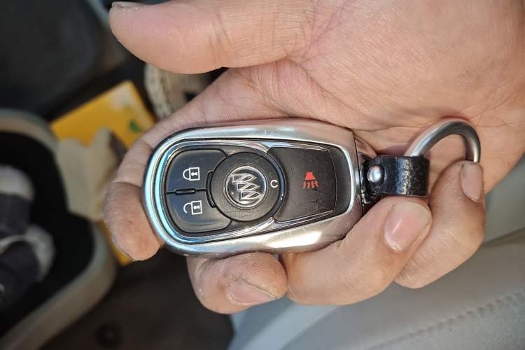 Used Buick GL8 2017 ES 28T Comfort Model China V Standard