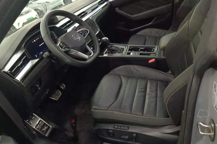 Used Volkswagen FAW-Volkswagen CC 2024 380TSI Striking Edition
