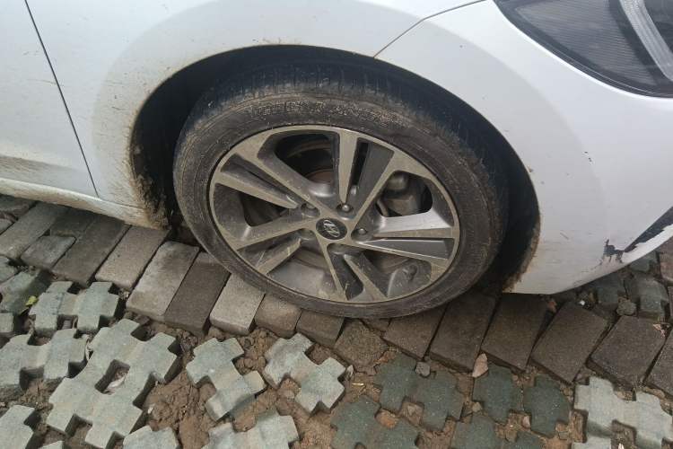 Used Hyundai Elantra 2016 1.6L Automatic ZhiXuan – Elite Version