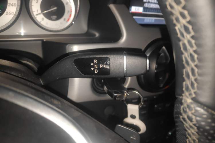 Used Mercedes-Benz GLK-Class 2013 GLK 300 4MATIC Dynamic Sunroof Model
