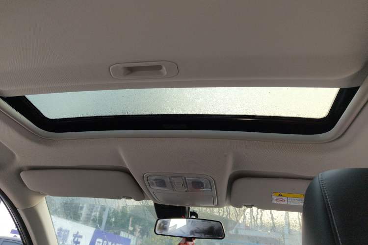 Used  E5 2024 Honor Edition 100KM Deluxe 7-Seater
