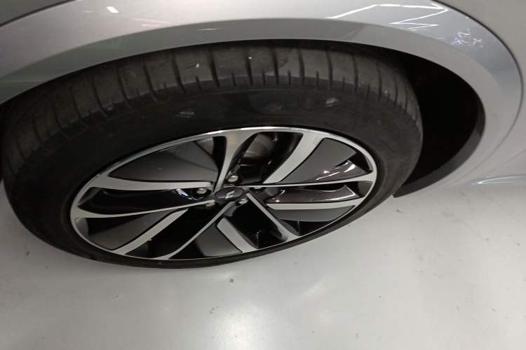 Used Li Auto L8 2023 Pro Model