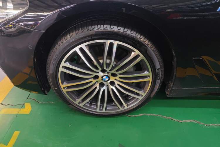 Used BMW 5 Series 2019 530Li Leading Model M Sport Package