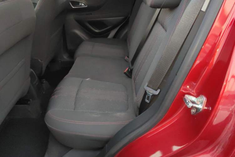 Used Buick Encore 2015 1.4T Automatic Two-Wheel Drive Urban Elite Version
