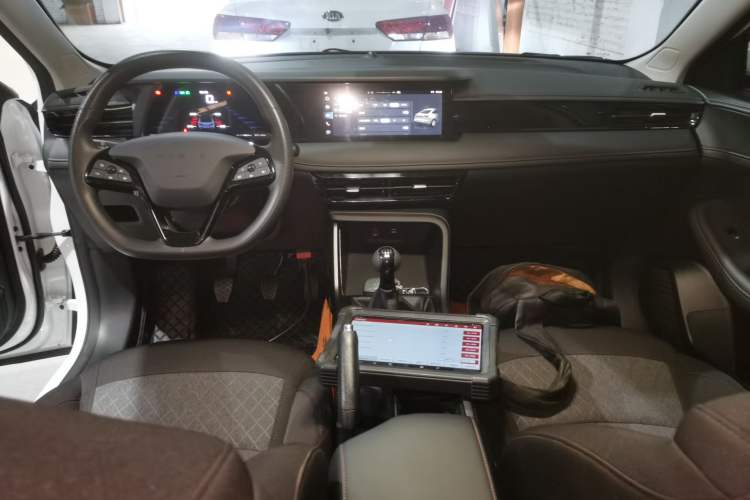 Used Roewe i5 2023 1.5L Manual Comfort Edition
