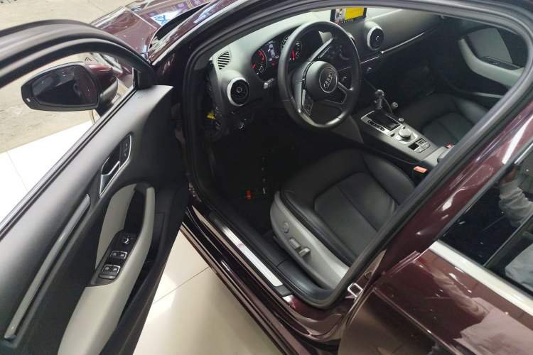 Used Audi A3 2017 Sportback 35 TFSI Fashion Model
