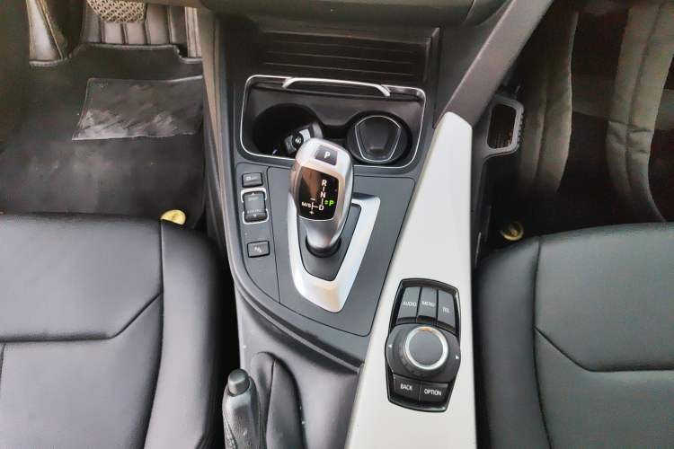 Used BMW 3 Series 2016 320Li Ambition Model
