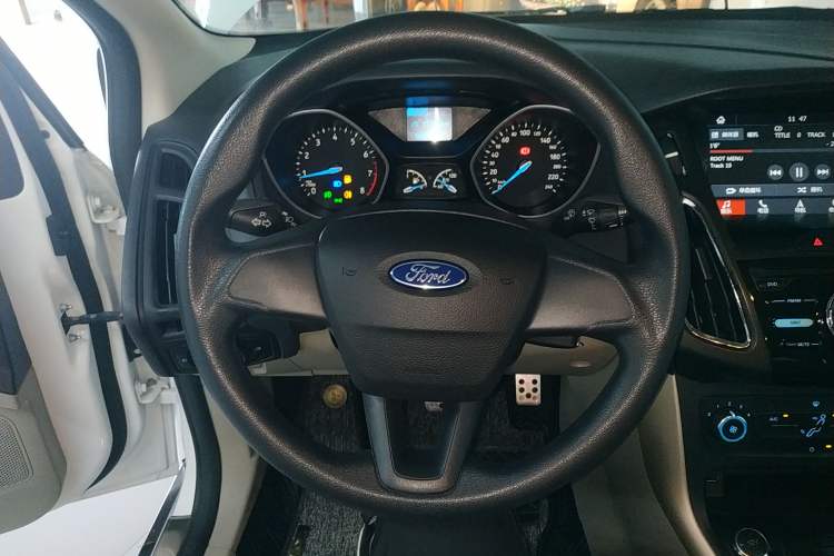 Used Ford Focus 2017 Sedan 1.6L Automatic Comfort Plus SmartDrive Edition
