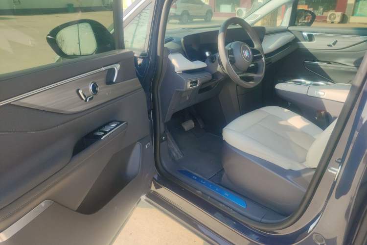 Used Buick GL8 2025 Lu Zun Deluxe Edition