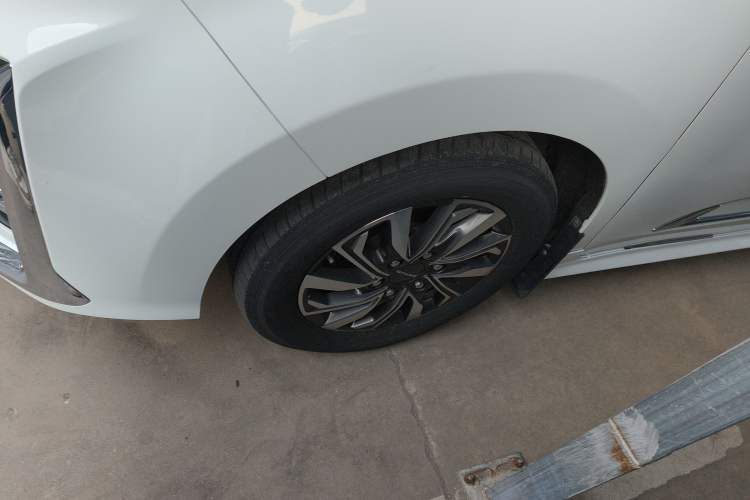 Used SAIC MAXUS G20 2021 Facelifted PLUS 2.0T Gasoline Automatic Luxury Edition
