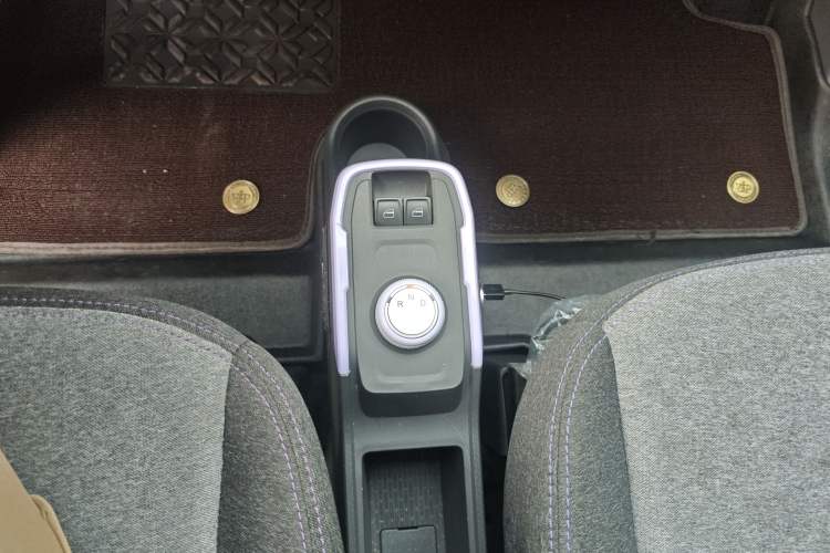 Used Chery QQ Ice Cream 2022 170km Sundae Phosphate Lithium-Ion
