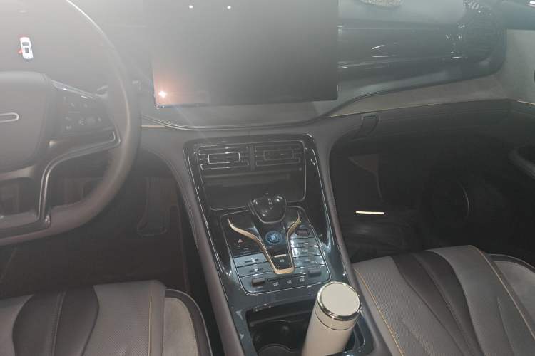 Used BYD Frigate 07 2023 DM-p 175 km Four-Wheel Drive Flagship Model
