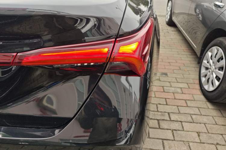 Used Toyota Avalon 2019 Dual-Engine 2.5L Luxury Edition China VI Standard
