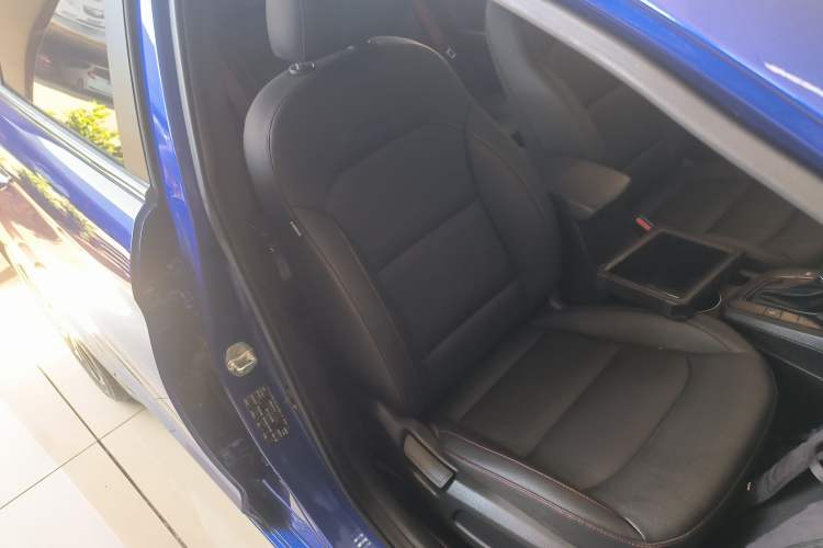 Used Hyundai Elantra 2019 1.4T Dual-Clutch Xuan Dong · Dynamic Model
