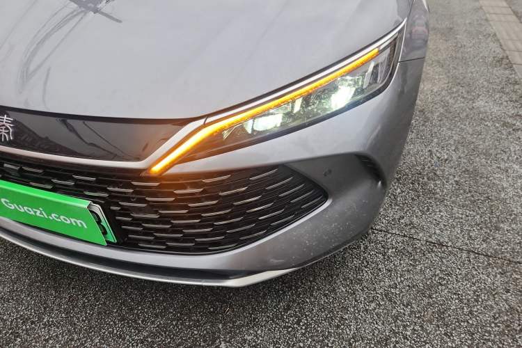 Used BYD Qin L 2025 DM-i Smart Drive 120KM Leading Model
