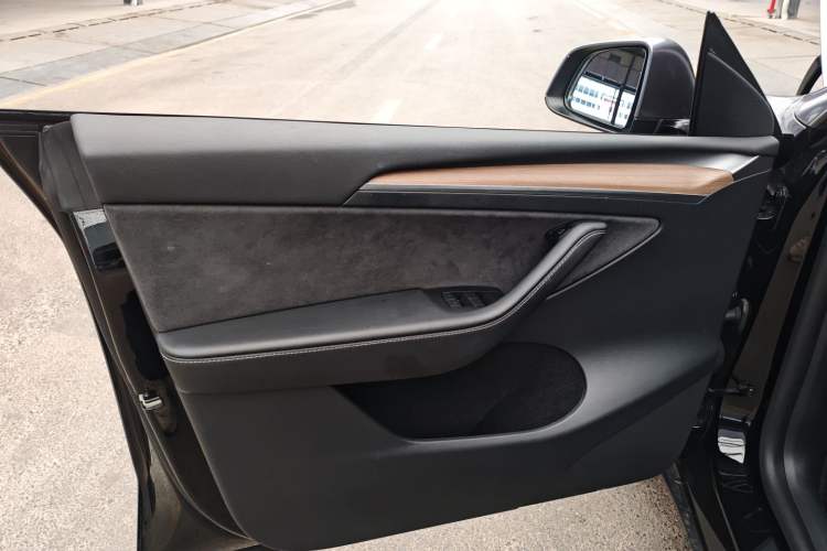 Used Tesla Model Y 2021 Standard Range Rear-Wheel Drive Version
