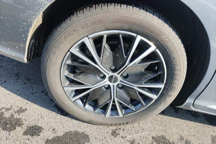 Used Roewe iMAX8 2023 400TGI Elite Edition
