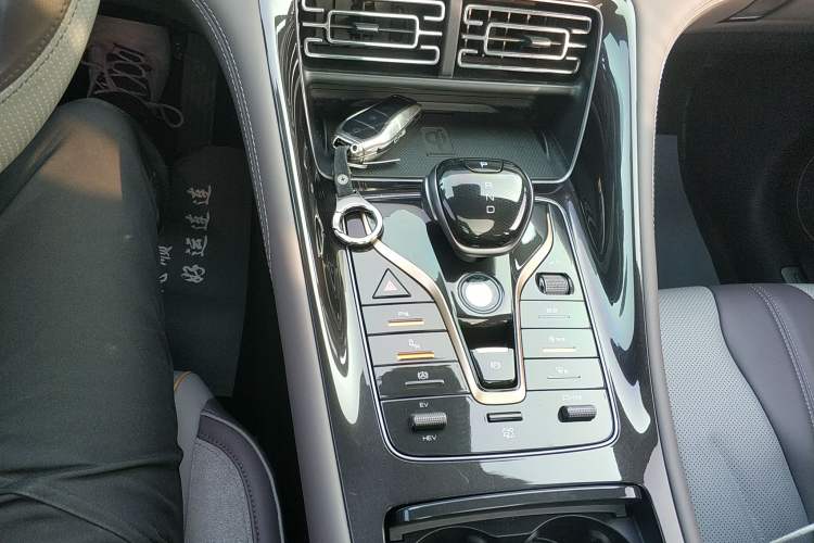 Used BYD Frigate 07 2024 HONOR Edition DM-i 100KM Luxury Model
