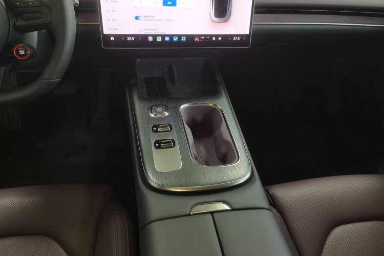 Used  SU7 2024 Rear-Drive Ultra-Long Range Advanced Pro-Level Intelligent Driving Version