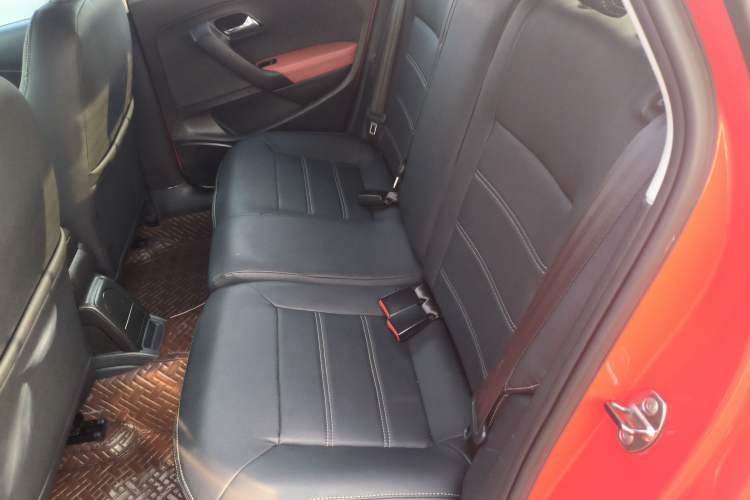 Used Volkswagen Polo 2014 1.6L Automatic Comfort Edition
