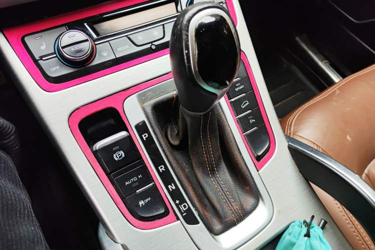 Used Geely Auto Emgrand X7 Sport 2016 1.8TD Automatic ZhiZun Version
