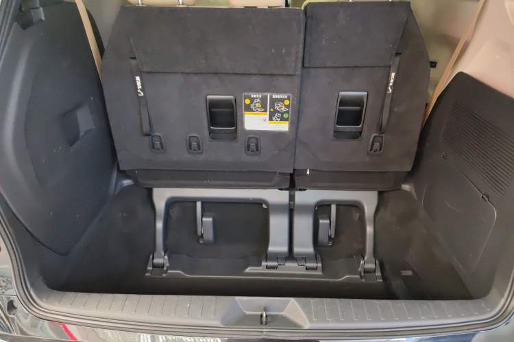 Used Toyota Granvia 2023 2.5L Hybrid Prestige PLUS Edition