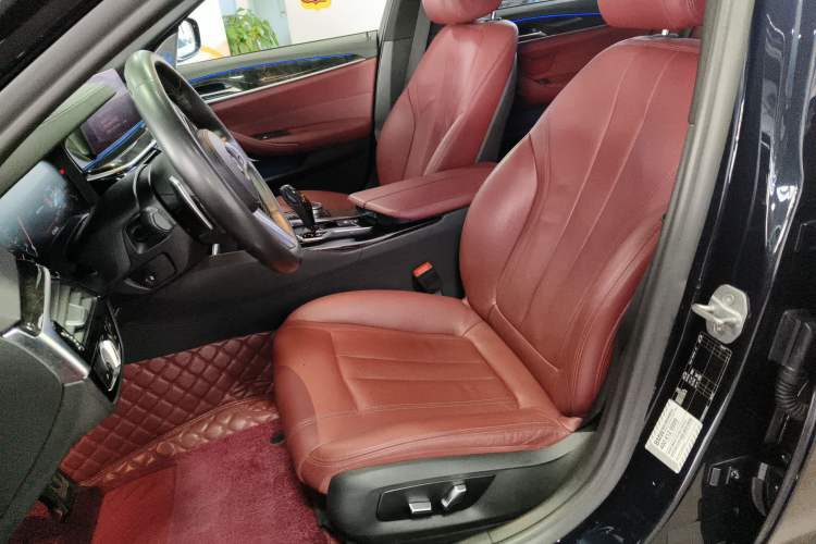 Used BMW 5 Series 2019 Facelifted 530Li Leading Edition M Sport Package
