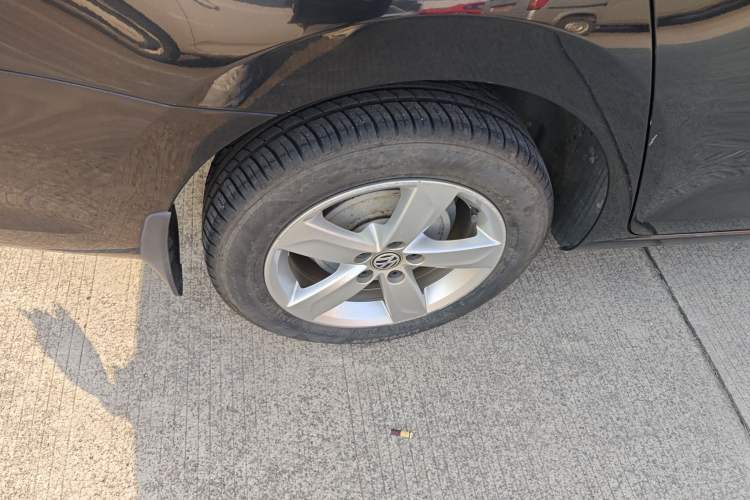 Used Volkswagen Santana 2015 1.6L Manual Comfort Edition