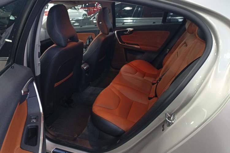 Used Volvo S60 2019 S60L T5 Smart Range Edition
