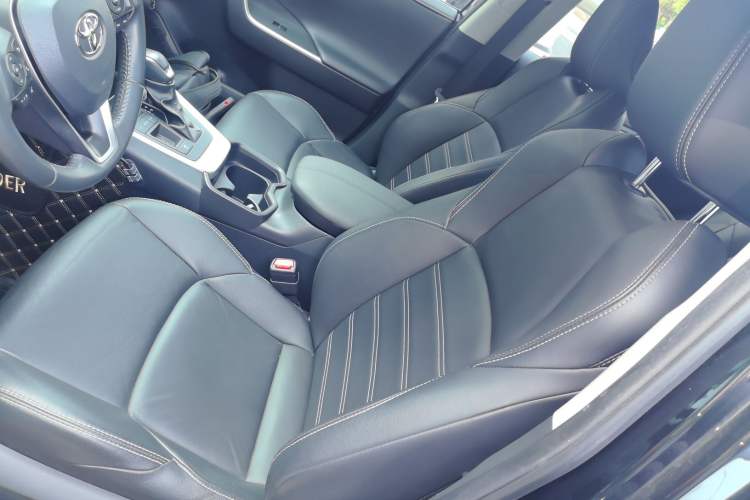 Used Toyota Wildlander 2022 Dual-Engine 2.5L E-CVT Two-Wheel Drive Luxury Edition
