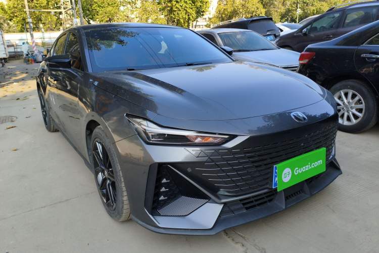 Used Changan UNI-V 2022 1.5T Prestige Version