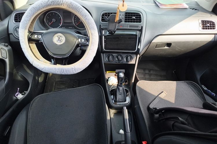 Used Volkswagen Polo 2016 1.6L Automatic Comfort Model
