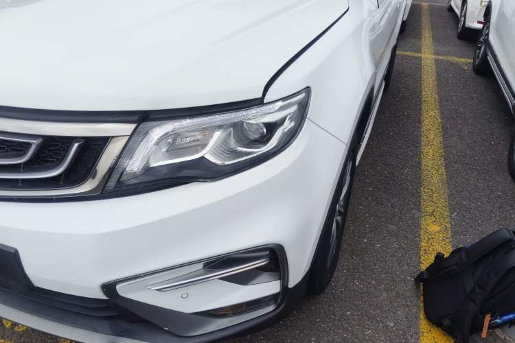 Used Geely Auto Emgrand X7 Sport 2018 1.8TD Automatic Two-Wheel Drive Smart Connect 4G Internet Edition
