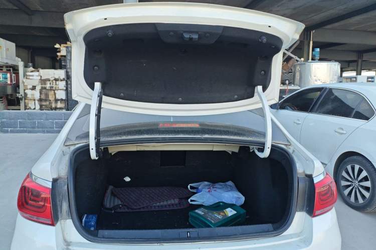 Used Citroen C4 Sega 2016 1.6L Automatic Luxury Model
