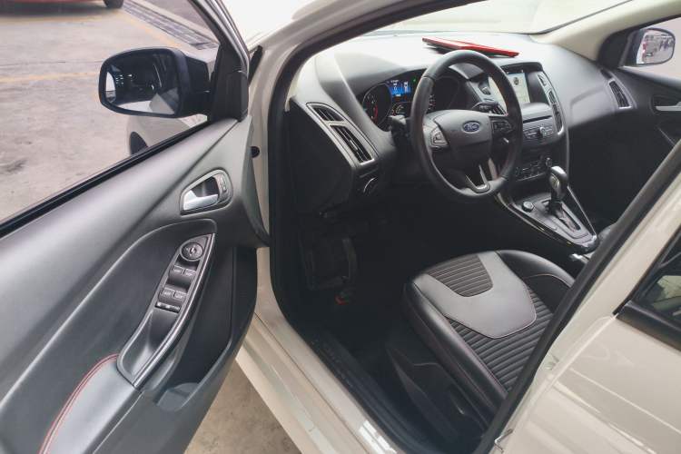 Used Ford Focus 2017 1.5T CTCC White and Black Limited Edition
