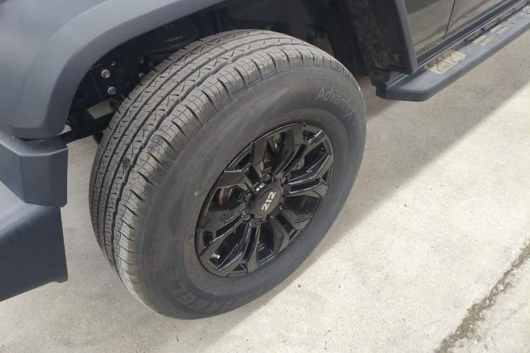 Used 212 T01 2024 2.0T Explorer
