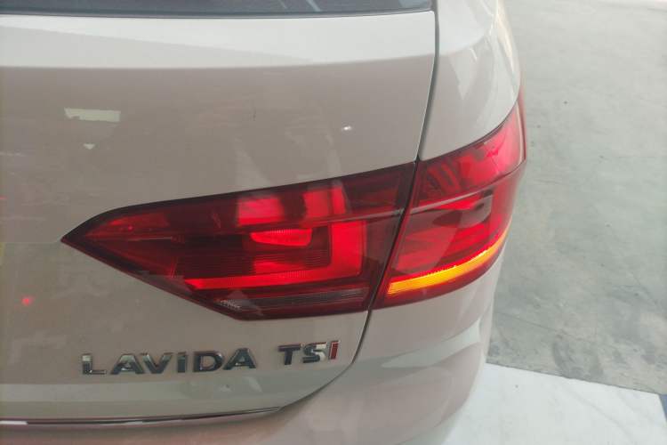 Used Volkswagen Gran Lavida 2013 1.4 TSI Automatic Comfort Model