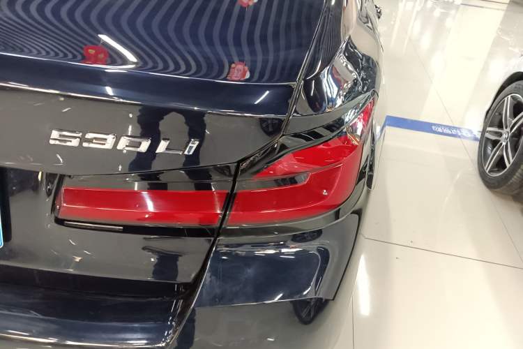 Used BMW 5 Series 2022 Second Facelift 530Li Leading Edition M Sport Package
