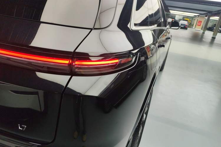 Used Li Auto L7 2023 Air model
