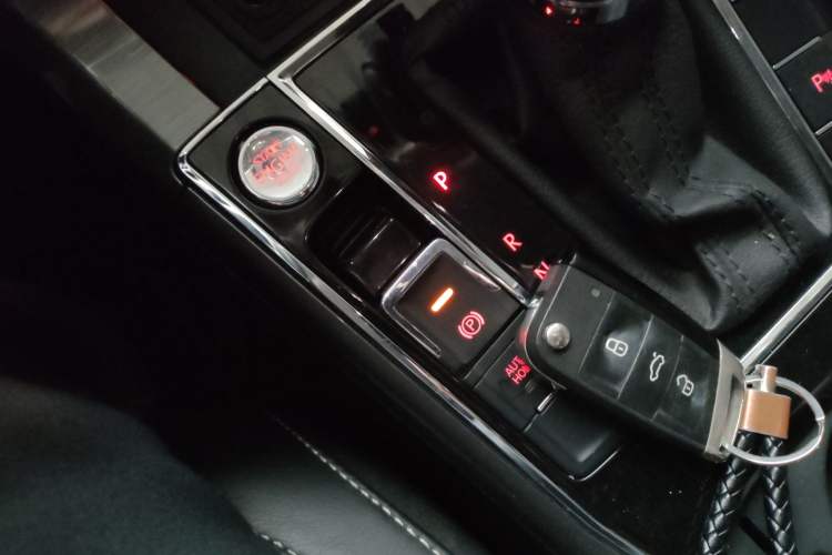 Used Volkswagen Passat 2017 330TSI DSG Luxury Edition
