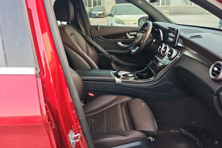 Used Mercedes-Benz GLC 2019 GLC 260 L 4MATIC Dynamic Model