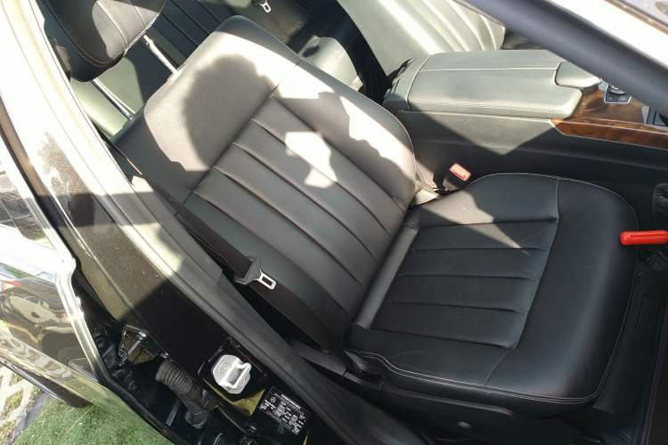 Used Mercedes-Benz E-Class 2014 E 260 L Luxury Model
