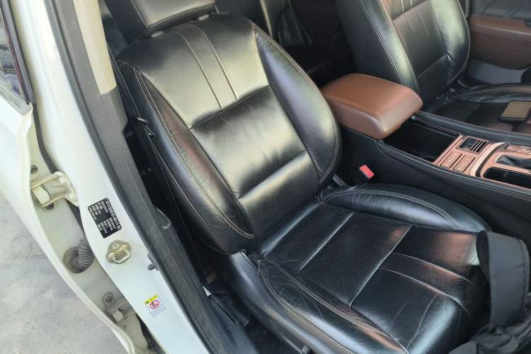 Used GAC Trumpchi GS7 2017 320T Two-Wheel-Drive Luxury Smart Connectivity Model